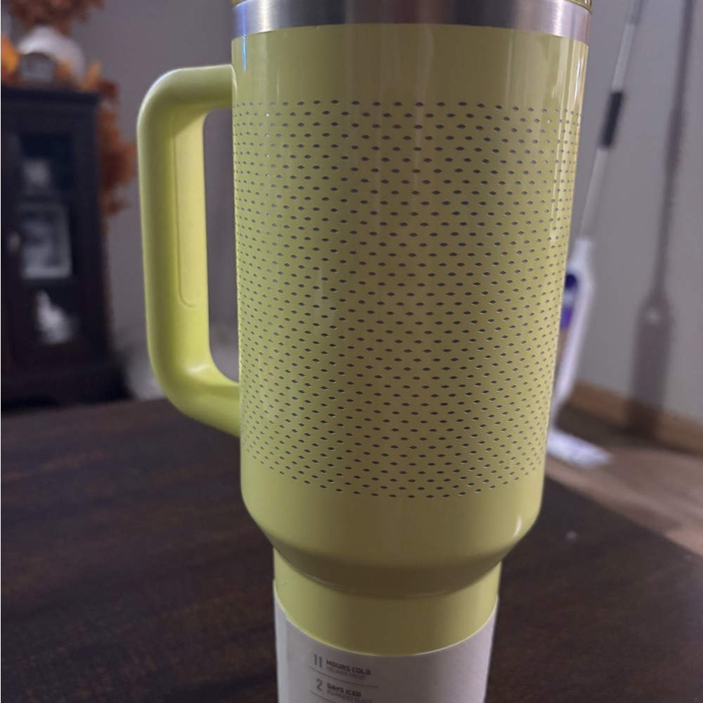Stanley Calia Bright Yellow Green Tumbler - Picture 5 of 8